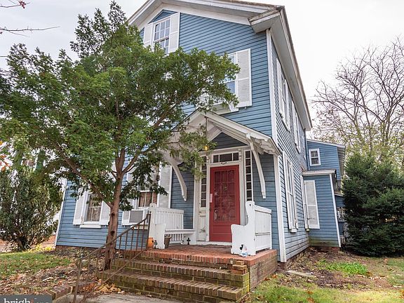 4th image of 208 Goldsborough St