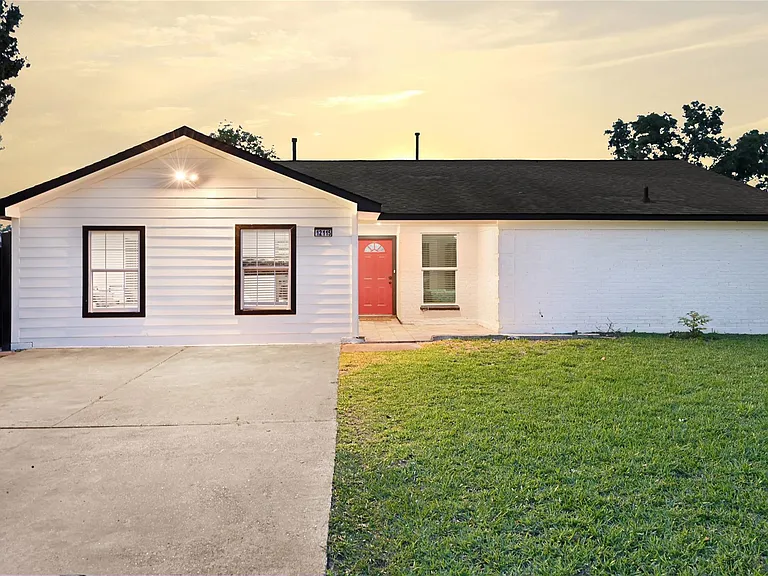 12115 Wood Forest Dr — Photo 13