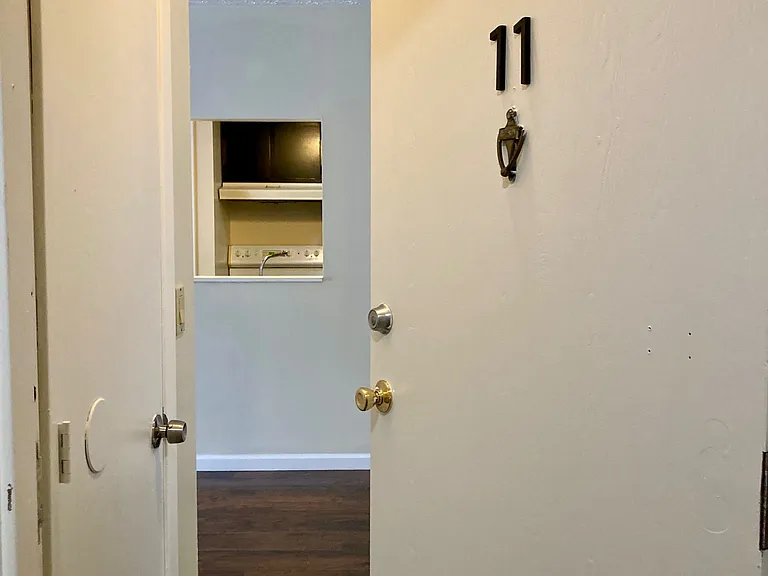 6255 Beechmont Ave #11 — Photo 2