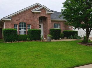 1518 Nightingale Ln, Corinth, TX 76210