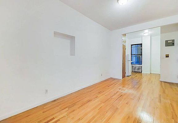 4th image of 1731 2nd Ave APT 3FS