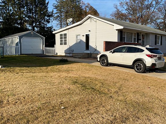 2nd image of 134 Lynch Farm Dr