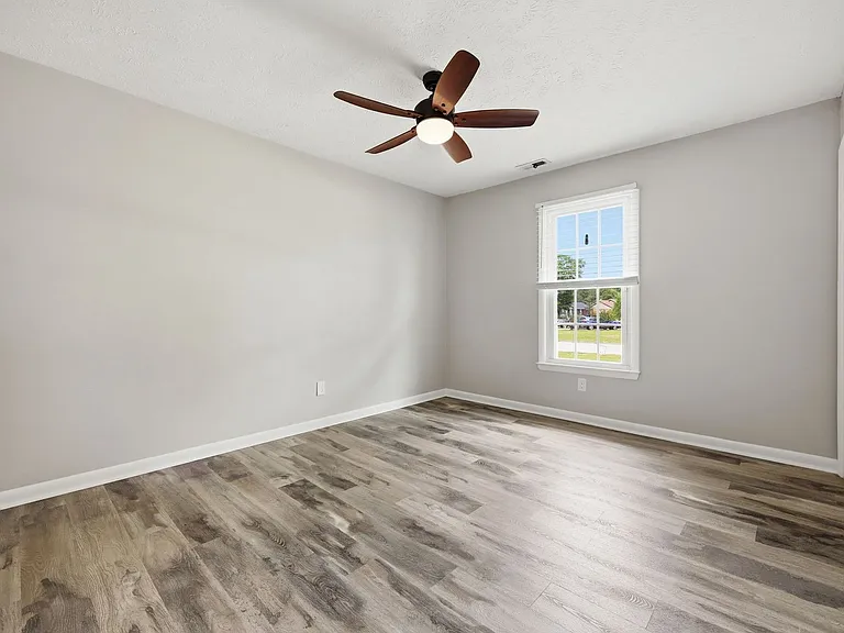 1104 Nan St — Photo 11
