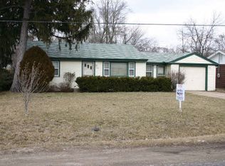 246 Harlem Rd E, Machesney Park, IL 61115