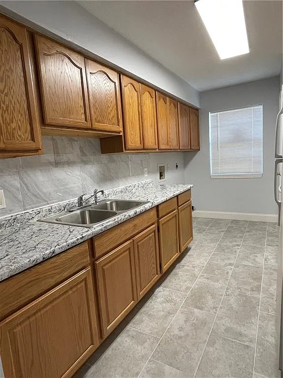 2 bed, 1.5 bath, 1085 sqft, $1,375 — Photo 3