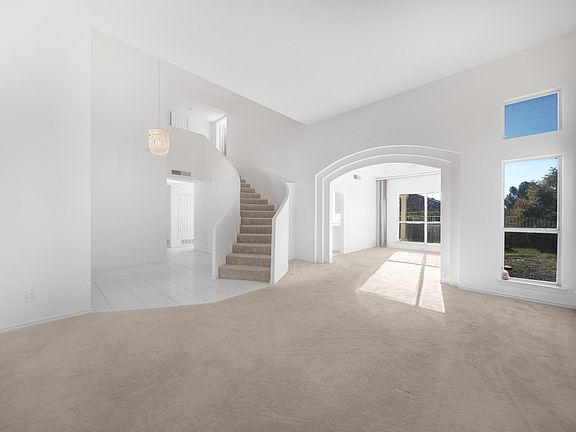 3rd image of 905 Via Norte Ln