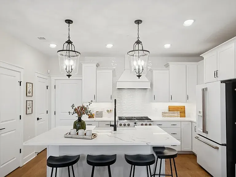 14945 Deco Cir — Photo 4