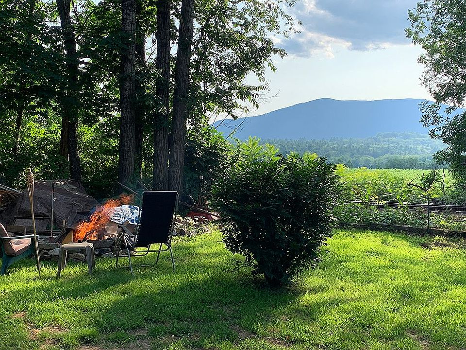 2nd image of 194 Valley Vw