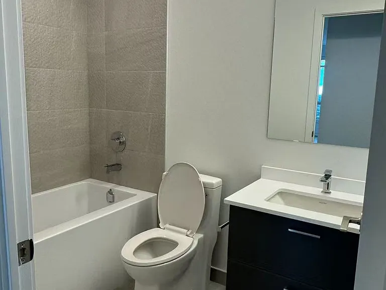 50 Upper Mall Way #1802 — Photo 18