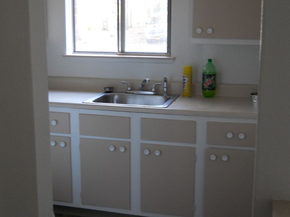 2nd image of 1027 Jfk Blvd APT 1