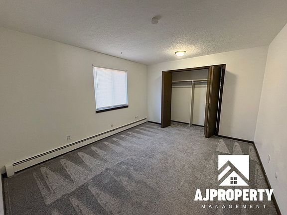 4th image of 110 W 43rd St APT 1