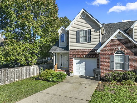 4th image of 3446 Regency Park Dr