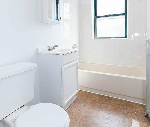 3rd image of 2330 N Spaulding Ave #321