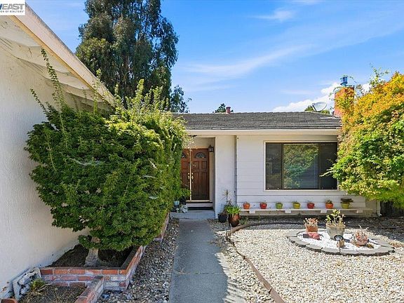 3rd image of 1025 Kilkenny Way