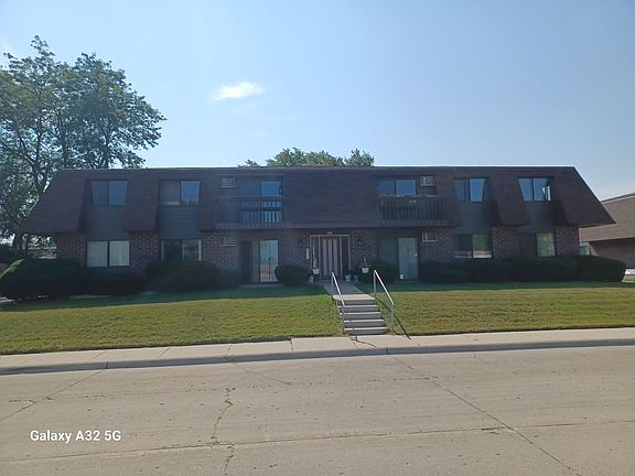 3rd image of 1015 Willow Ave #204