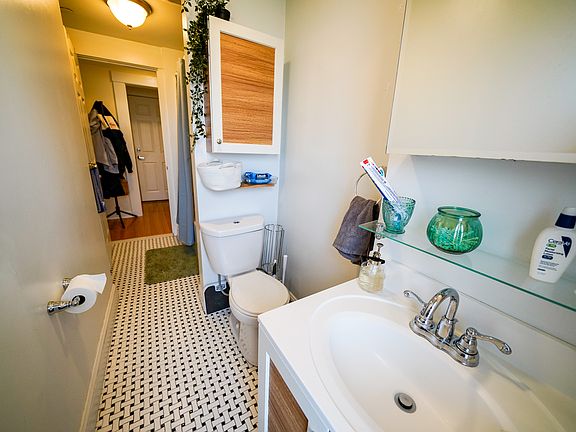 5th image of 217 Commonwealth Ave #30