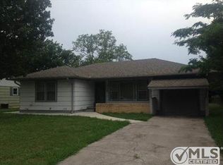 1209 Belmont St, Gainesville, TX 76240