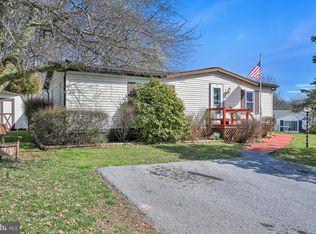 7 Summer Dr, Elizabethtown, PA 17022