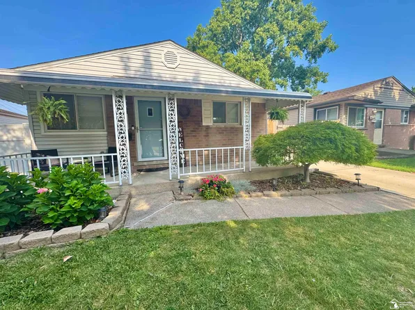 7578 Campbell St, Taylor, MI 48180
