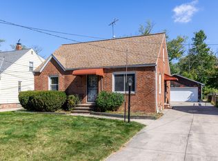 1231 Churchill Rd, Lyndhurst, OH 44124