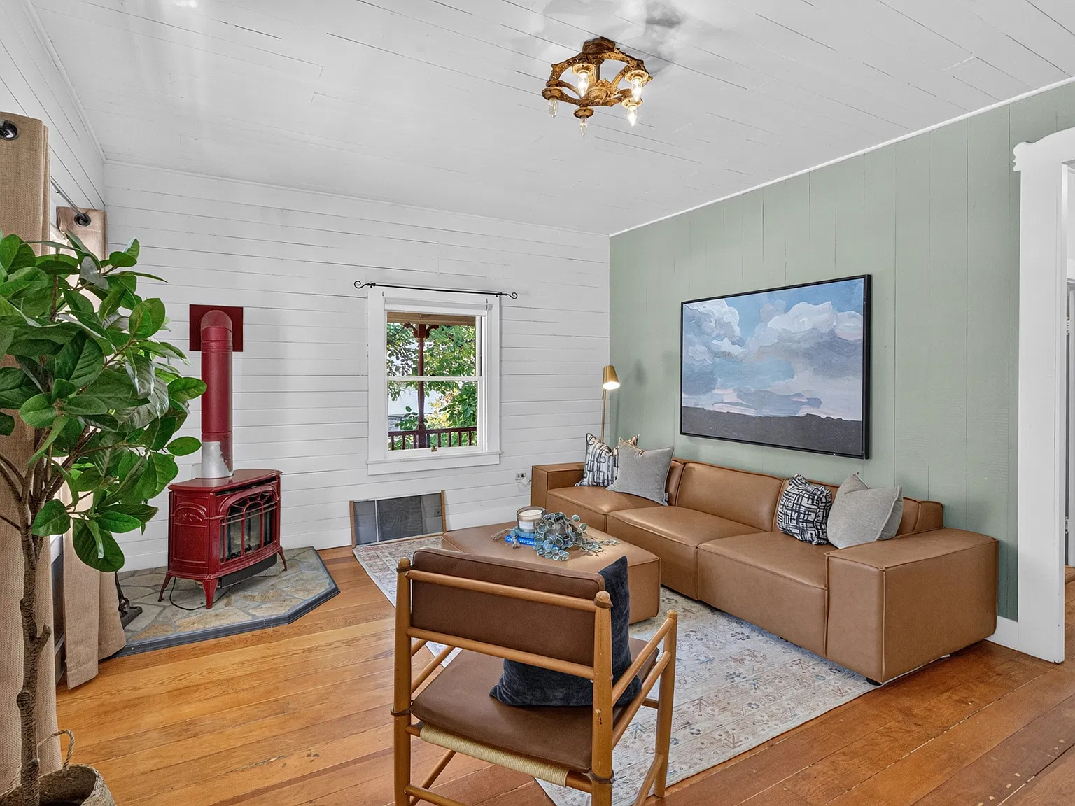 3 bed, 2304 sqft, $2,250 — Photo 4