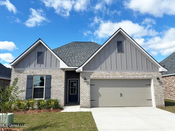 1308 Redfish Dr, Gulfport, MS 39507