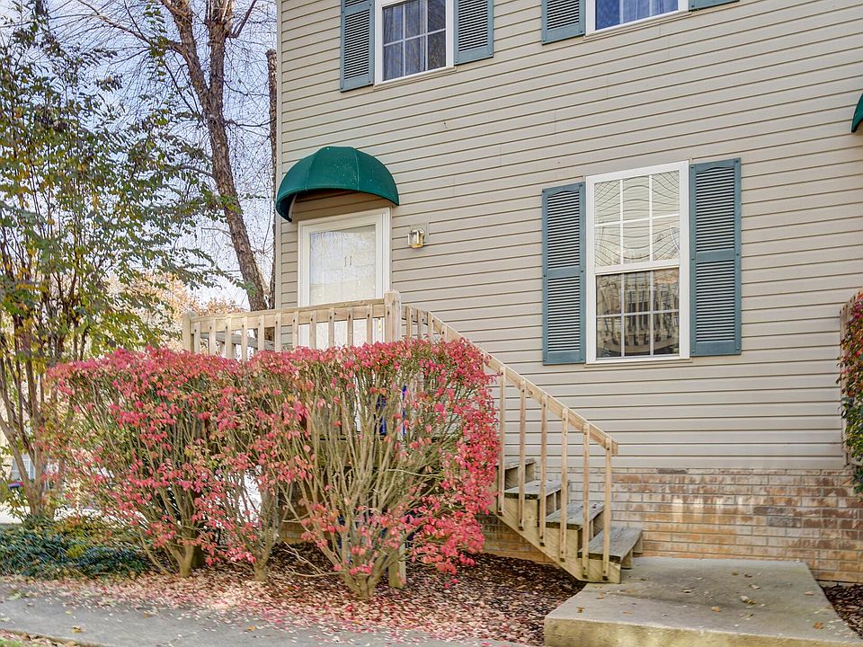 1st image of 11 Lake Village Ct #11