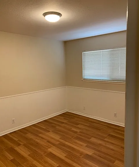1137 Apache St — Photo 8