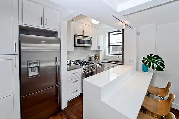 Rented by Bank Neary | media 13