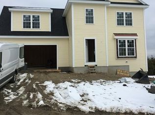 51 Sawtelle Rd, Leominster, MA 01453