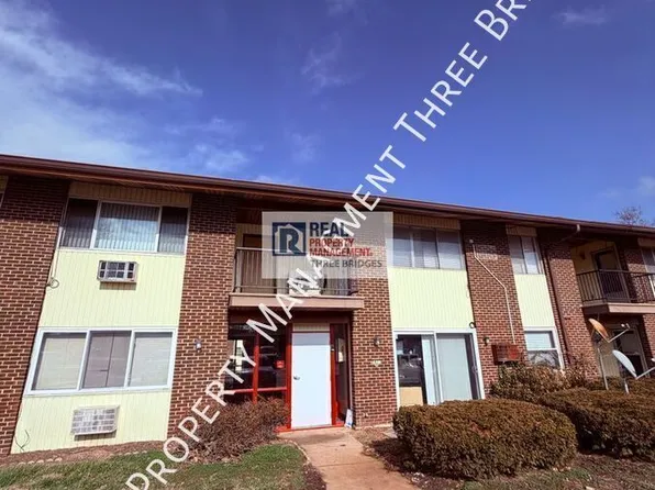 7422H Hazelcrest Dr, Hazelwood, MO 63042