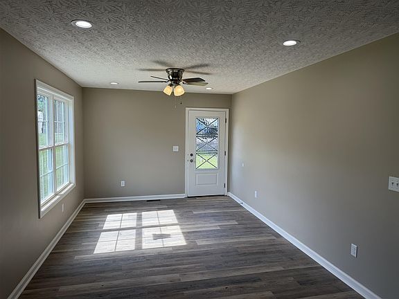 3rd image of 1719 Bethel Ln