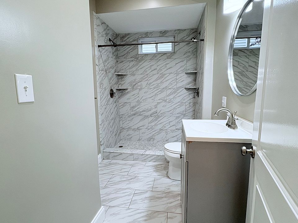 1st image of 24 Violet St Floor 1