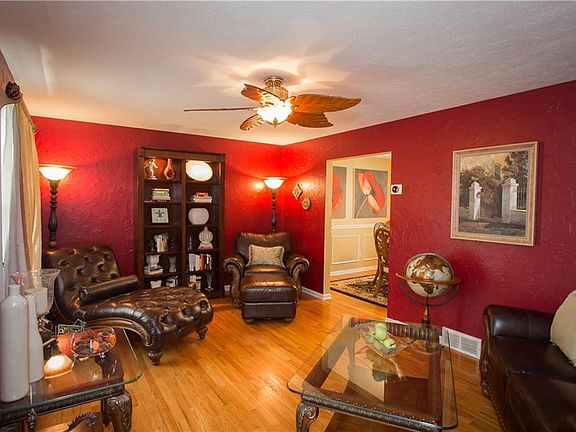 3rd image of 5844 Sherwood Dr