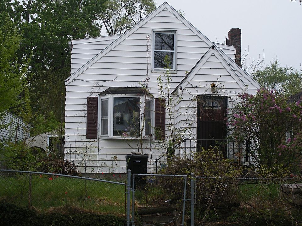 2nd image of 234 E Donald St