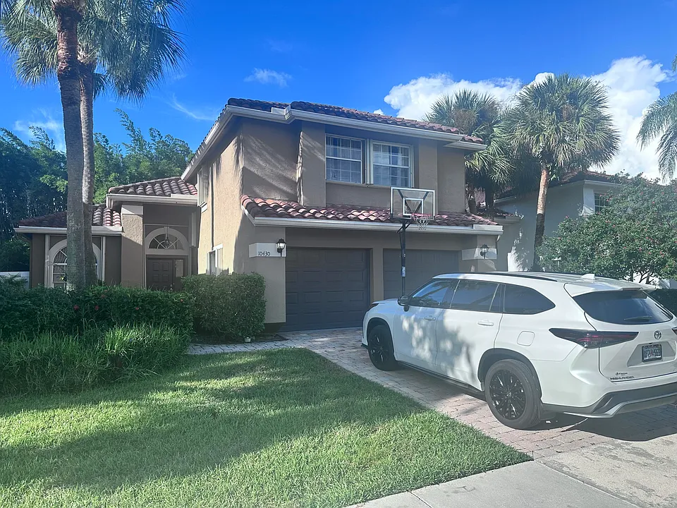 10430 Buena Ventura Dr