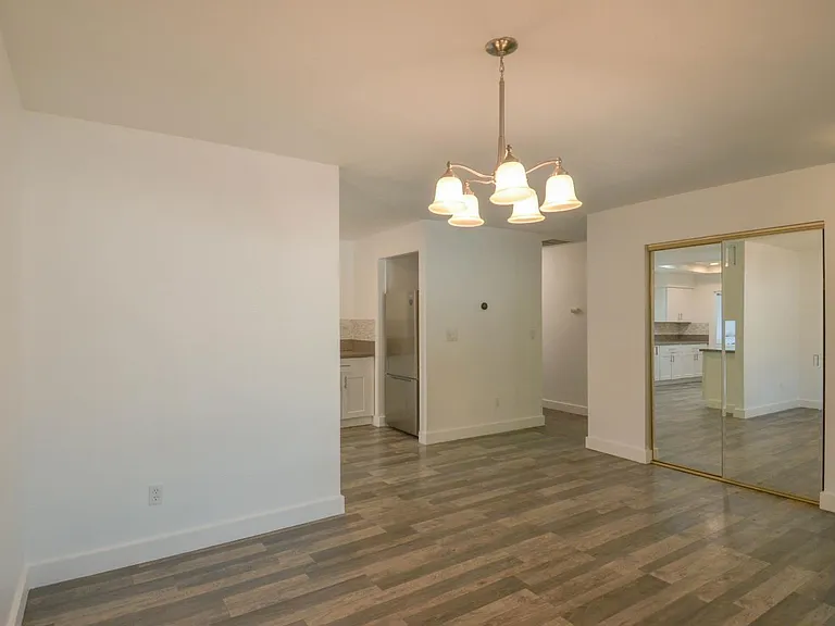 1321 Astoria Dr — Photo 12
