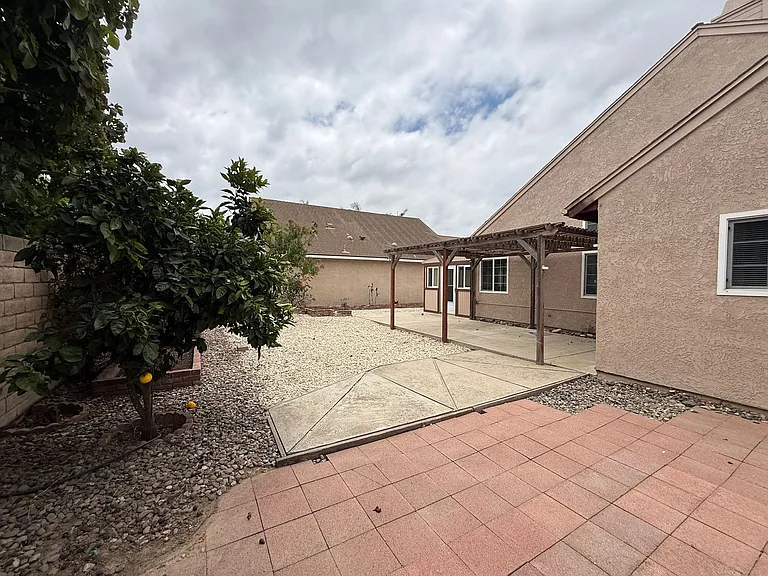 1422 Eagle Ct — Photo 54