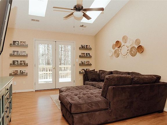 3rd image of 5503 Red Cedar Ct