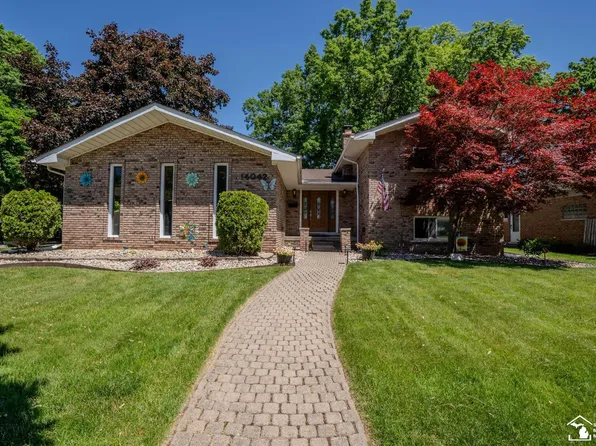 14042 Hamilton St, Riverview, MI 48193
