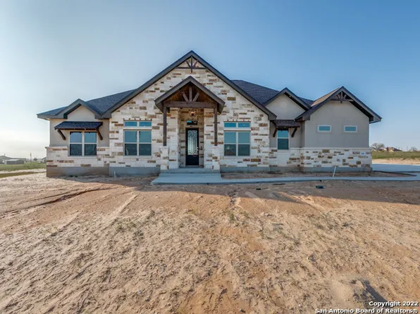 116 Valley View Dr, La Vernia, TX 78121