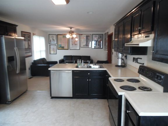 4th image of 213 Denny Ln