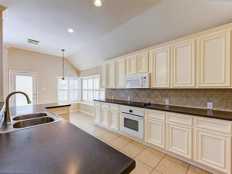21930 Shady Heath Ln — Photo 27