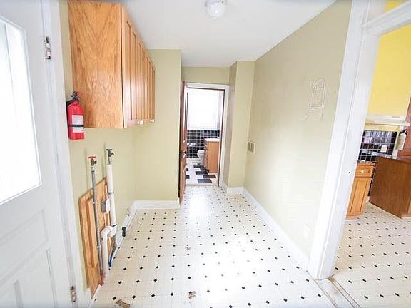 2nd image of 103 N Cedar St