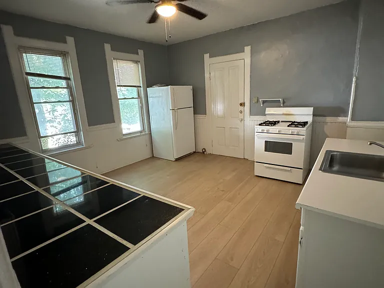 1600 E Kane Pl #A — Photo 9