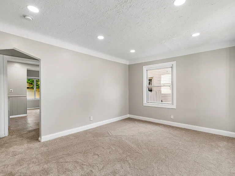 25477 Hopkins St — Photo 19