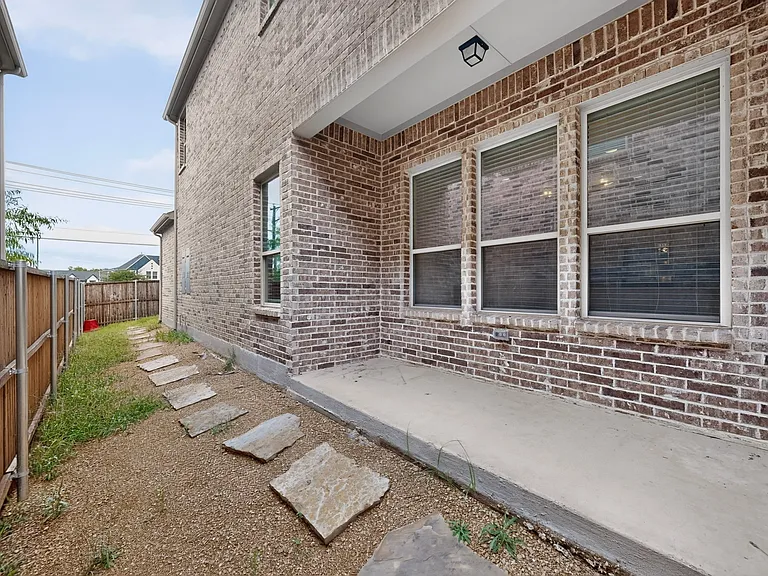 7617 Regal Ln — Photo 40