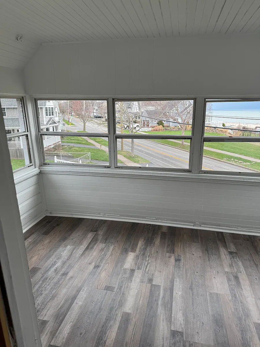 Building Photo - 261 Beach Ave #2