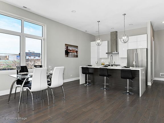 4th image of 2341 W Chicago Ave #4F
