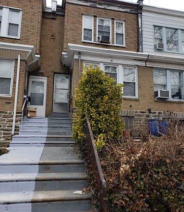 2nd image of 305 W Godfrey Ave